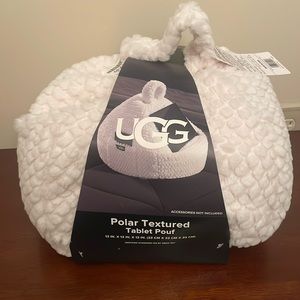 UGG SUPER SOFT POLAR TABLET POUF/ HOLDER
